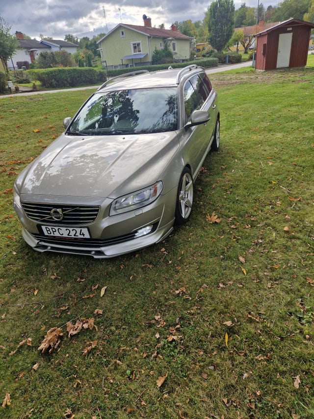 Volvo V70 2015
