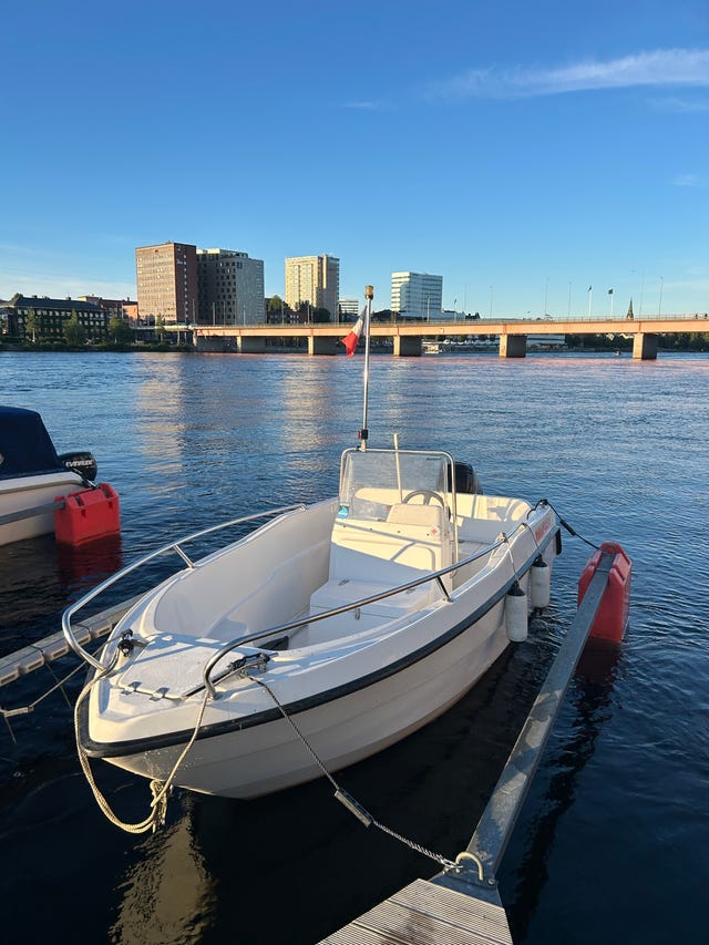 Robust 475 S - 1998 självläns styrpulpet + båttrailer