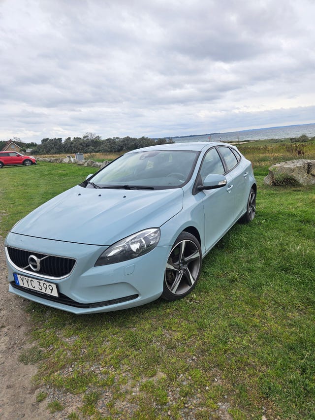 Volvo V40 2018