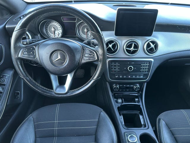 Mercedes-Benz CLA220 — bild 11 av 12