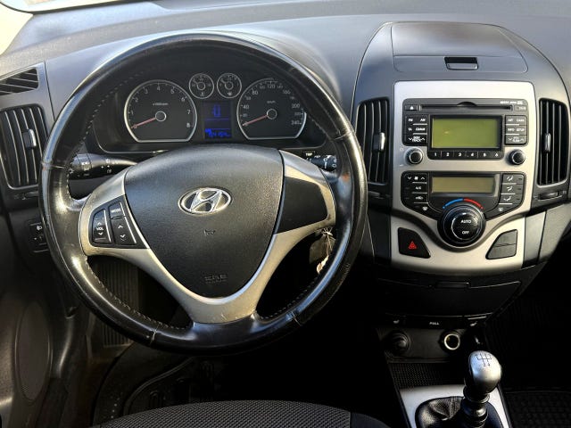 Hyundai i30 — bild 11 av 12