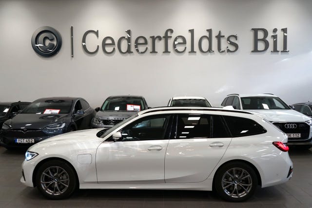BMW 330e 2021