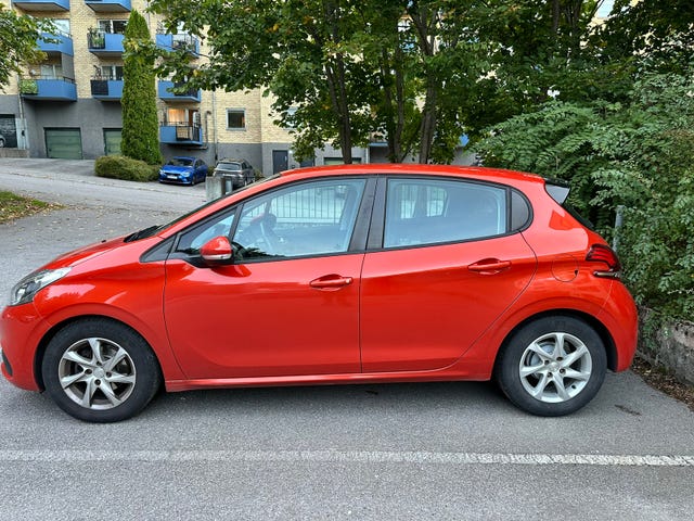 Peugeot 208 2016