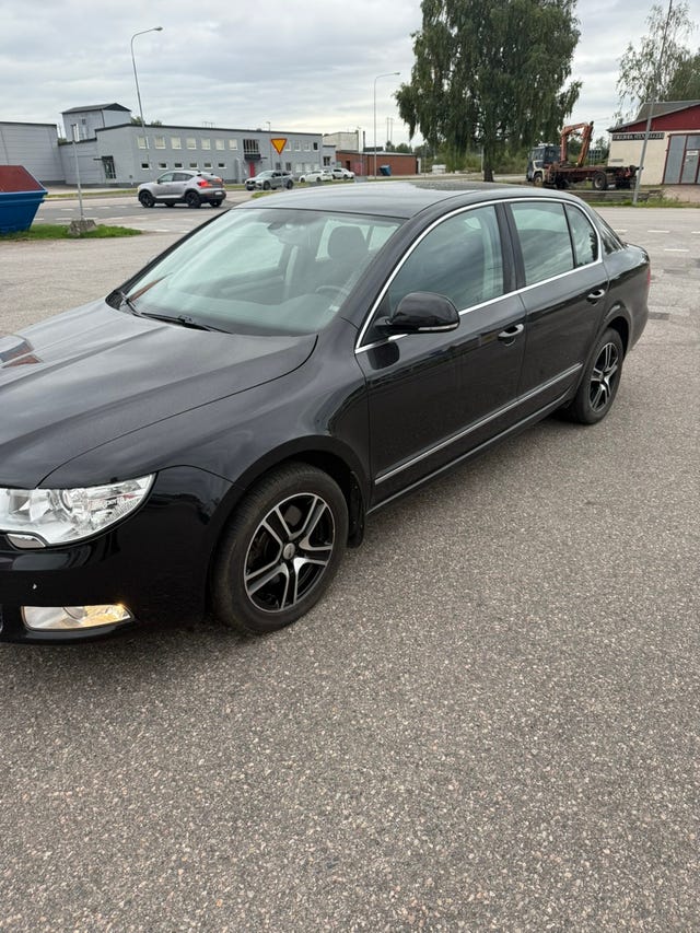 Skoda Superb 2011