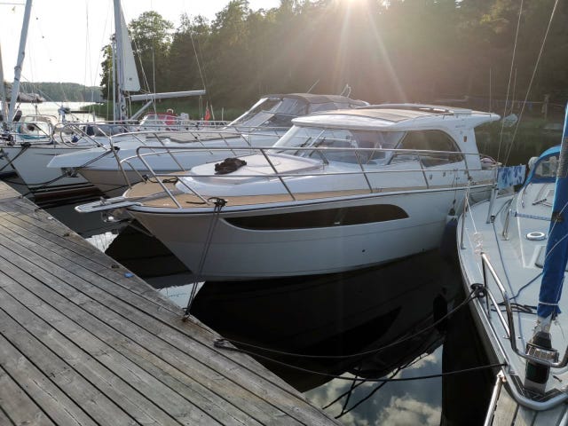 Marex 310
