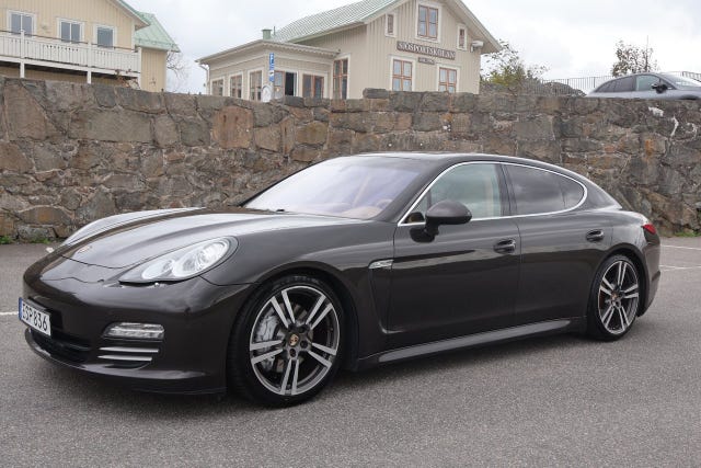 Porsche Panamera 4S 2012