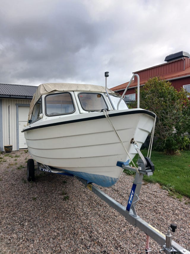 Båt med trailer