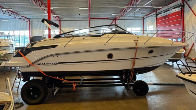 Grandezza 27 S DC / Mercruiser 350 MAG -14