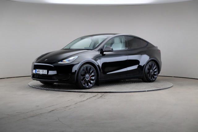 Tesla Model Y 2024