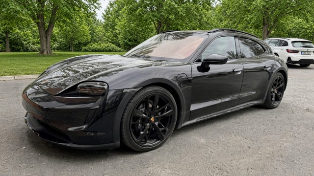 Porsche Taycan 4 2023