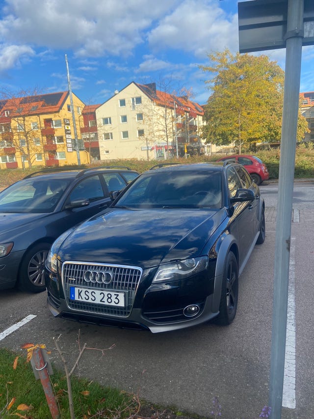 Audi A4 allroad 2011
