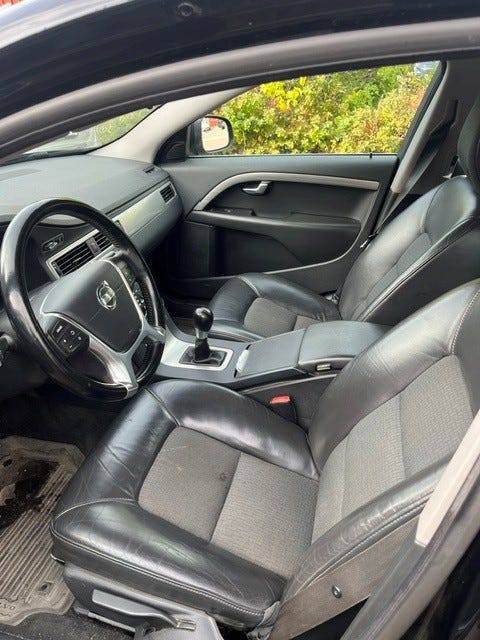 Volvo V70 2010 – bild 2
