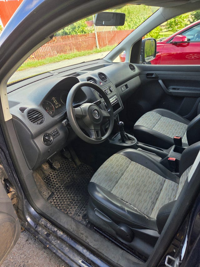 Volkswagen Caddy 2011
