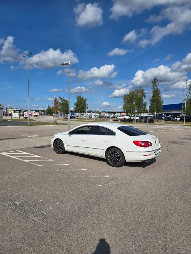 Volkswagen Passat CC 2011