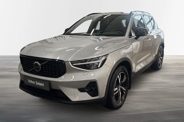 Volvo XC40 2025