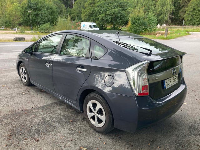 Toyota Prius Plug-in Hybrid 2012