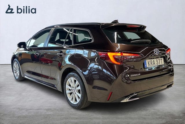 Toyota Corolla 2023 – bild 2