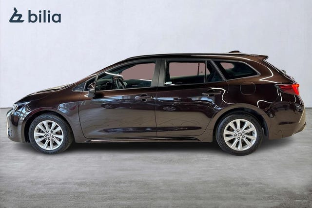 Toyota Corolla 2023 – bild 3