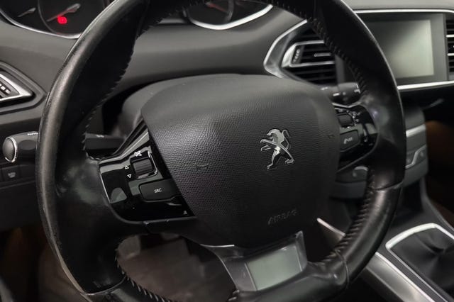 Peugeot 308 SW 2015