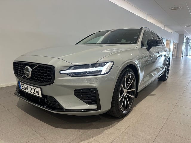 Volvo V60 2025