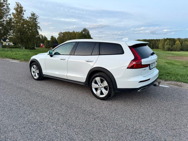 Volvo V60 Cross Country 2022