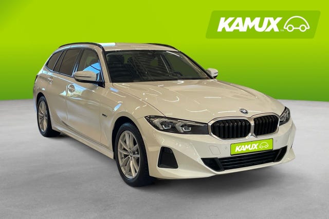 BMW 330e 2023