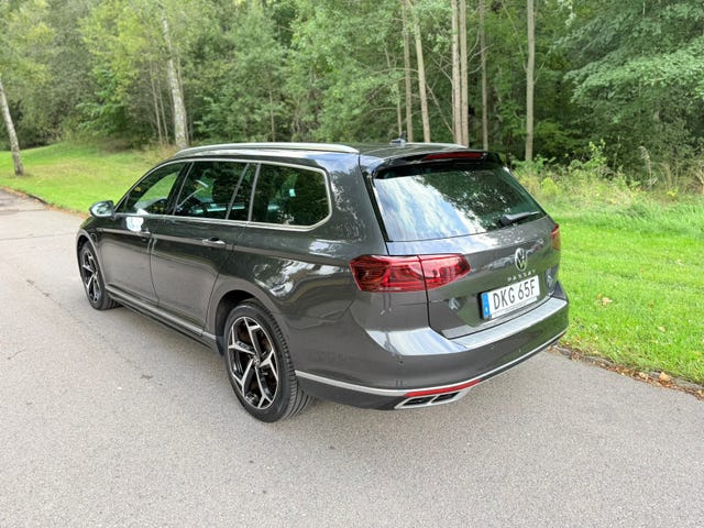 Volkswagen Passat 2022 – bild 2