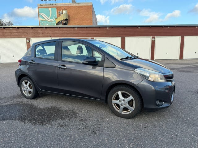 Toyota Yaris 2012