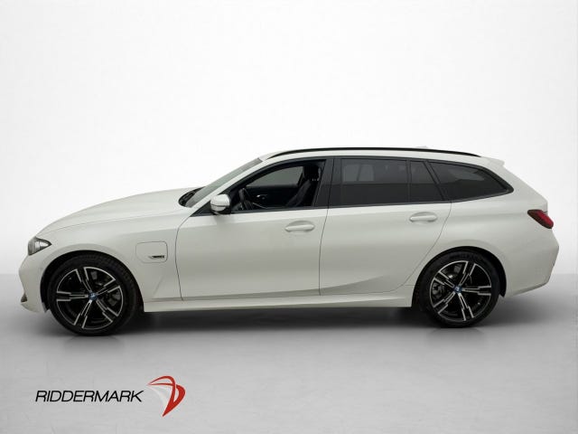 BMW 330e 2023 – bild 4