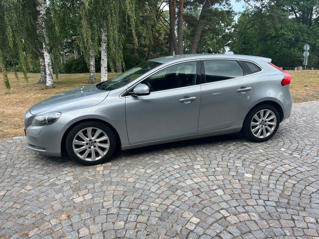 Volvo V40 2013