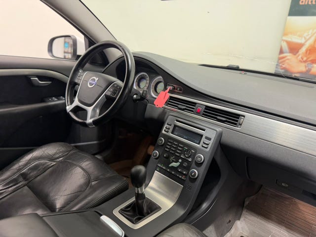 Volvo V70 2010 – bild 2