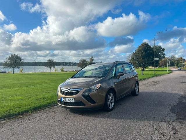 Opel Zafira Tourer 2015