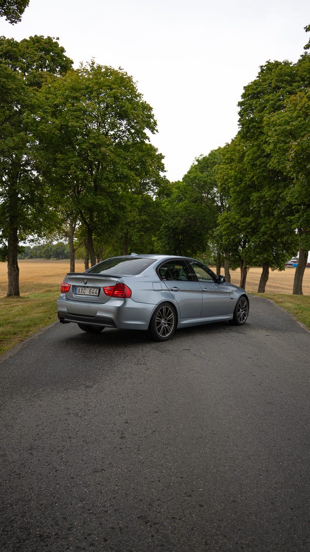 BMW 330d 2011 – bild 2