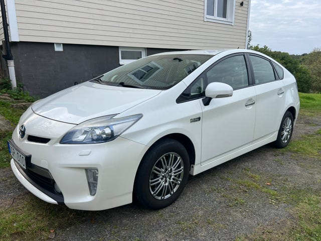 Toyota Prius Plug-in Hybrid 2012