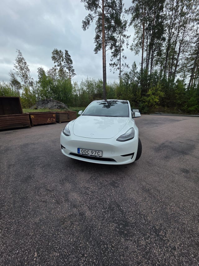 Tesla Model Y 2023