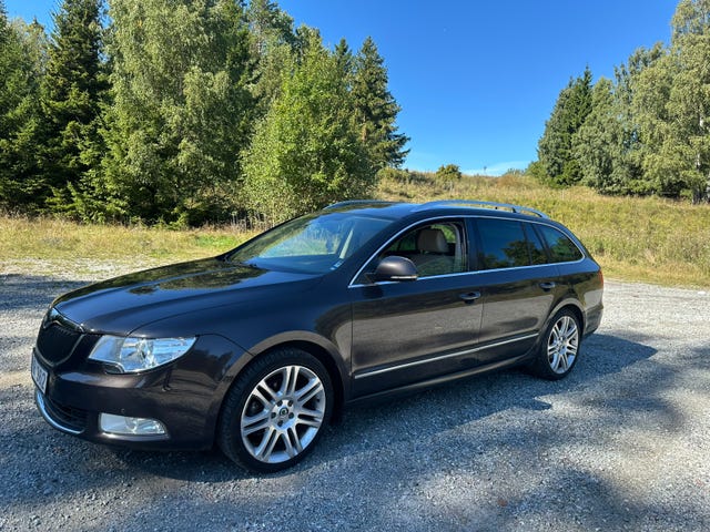 Skoda Superb 2011