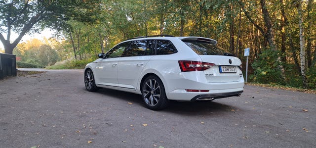 Skoda Superb 2018 – bild 4