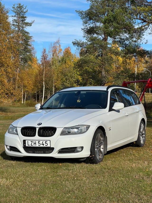 BMW 320d 2012 – bild 2