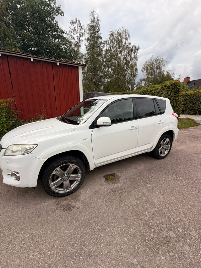 Toyota RAV4 2011