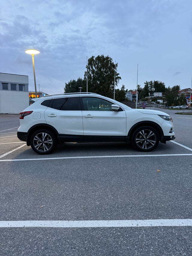 Nissan Qashqai 2018 – bild 3