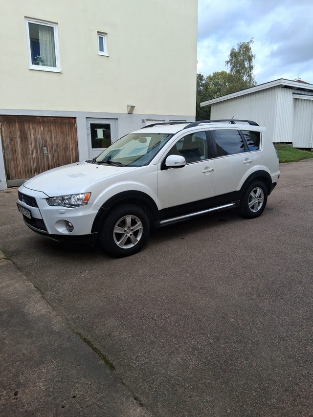Mitsubishi Outlander 2012