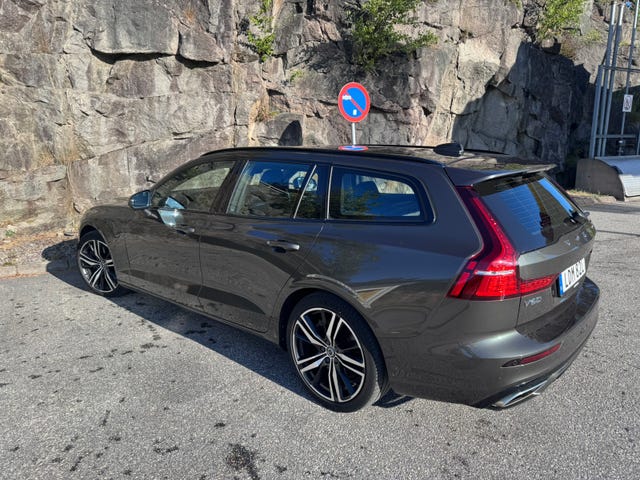Volvo V60 2022