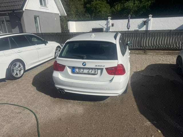 BMW 330d 2011