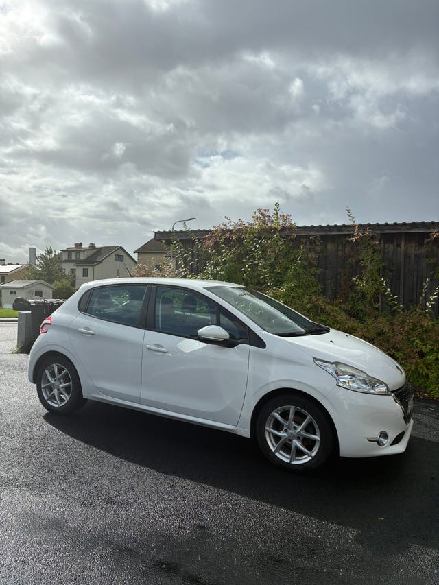 Peugeot 208 2015