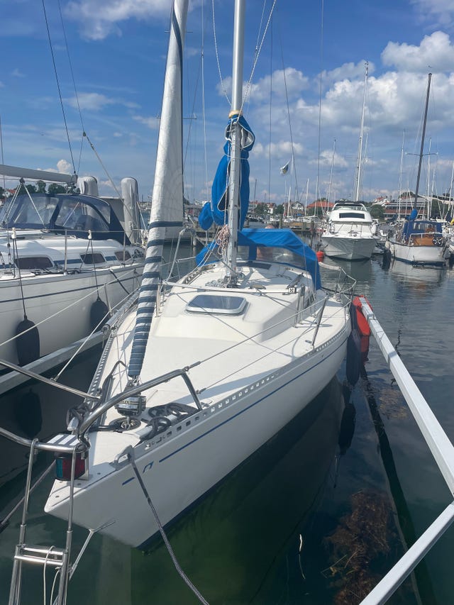OMEGA 28