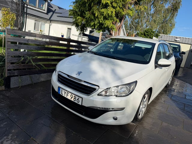 Peugeot 308 SW 2015