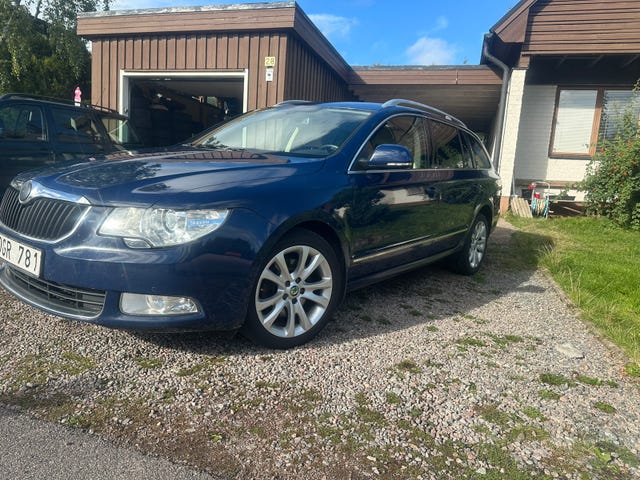 Skoda Superb 2012