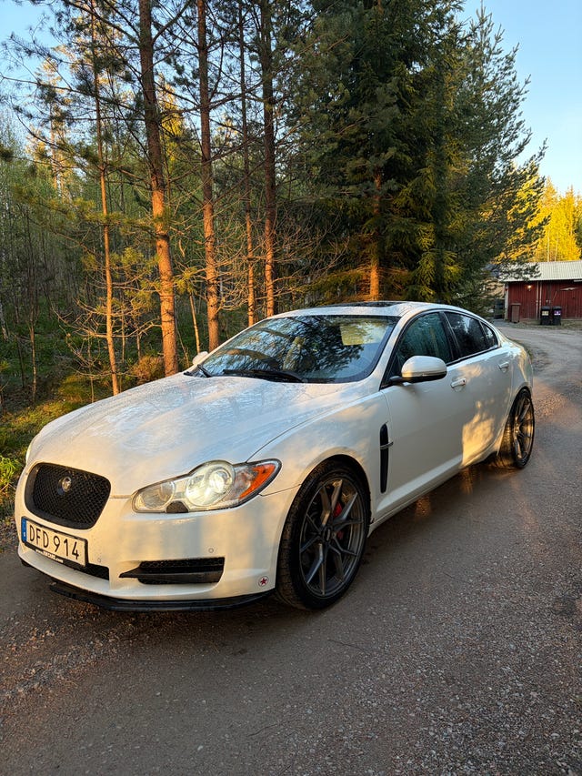 Jaguar XF 2011