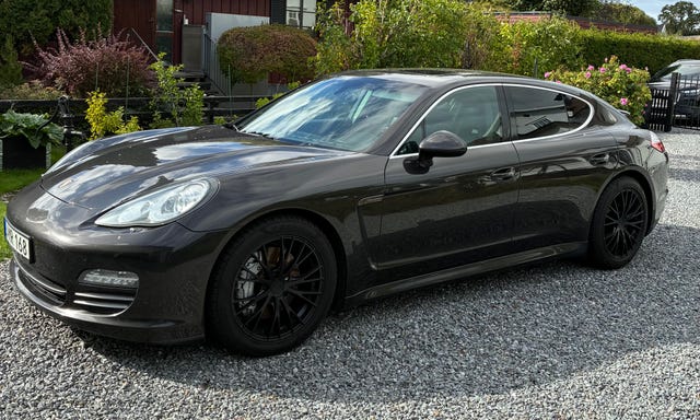 Porsche Panamera 4S 2013