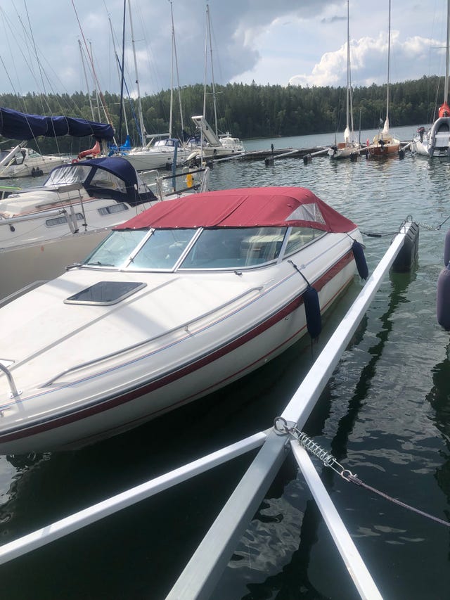 Sea Ray 220 OV, pris innan upptagning
